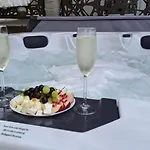 To Kincse Vendeghaz * Kustanszeg