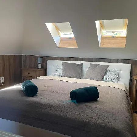 Villa To Kincse Vendeghaz Kustanszeg