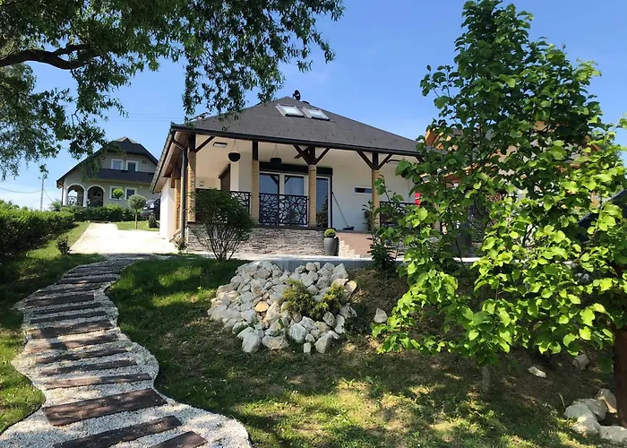 To Kincse Vendeghaz Vila